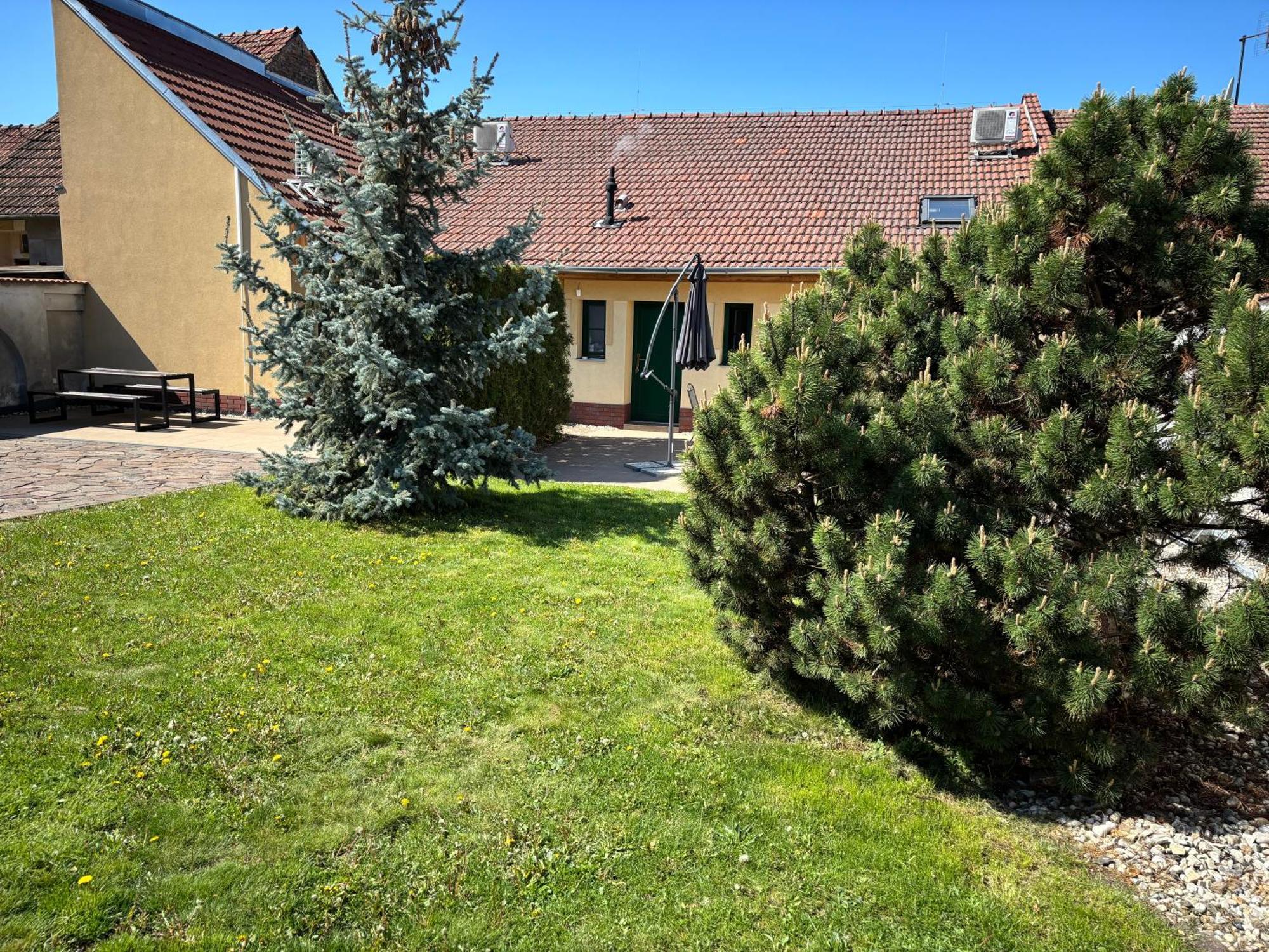 Pension Max Valtice Exterior foto